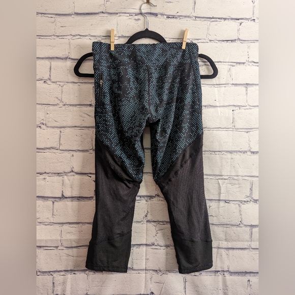 C9 by Champion Duo Dry Capri Length Black and Blue Leggings Women's Size Small - Picture 2 of 10